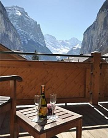 Apartamento Charming Penthouse Lauterbrunnen Habitación foto