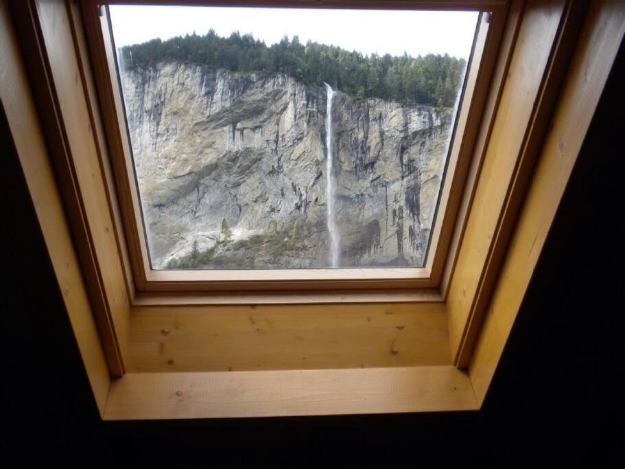 Apartamento Charming Penthouse Lauterbrunnen Exterior foto
